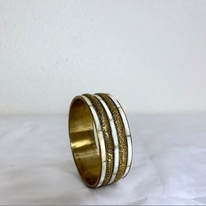 VNTG mother of pearl cuff